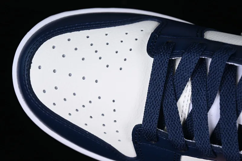 All categories Nk SB Dunk series Nk SB Dunk Low low-top sneakers Nk Dunk Low "Midnight Navy" blue and white SB low-top sports and leisure sneakers FD9749-400
